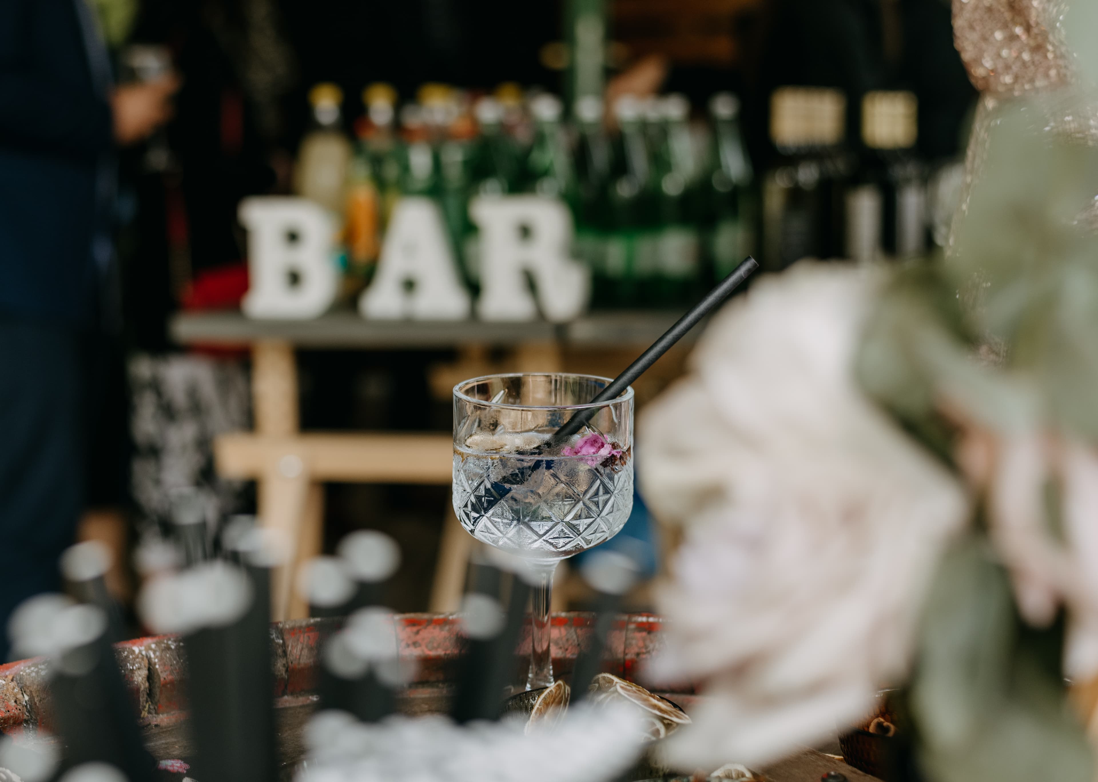cocktail bar op een bruiloft